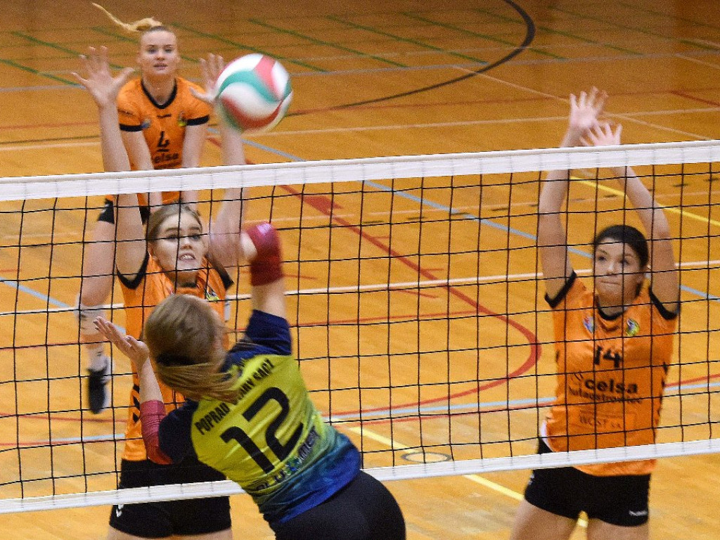 II liga siatkówki kobiet. Grupa IV. *KSZO SMS Ostrowiec Świętokrzyski - Poprad Stary Sącz 3:1