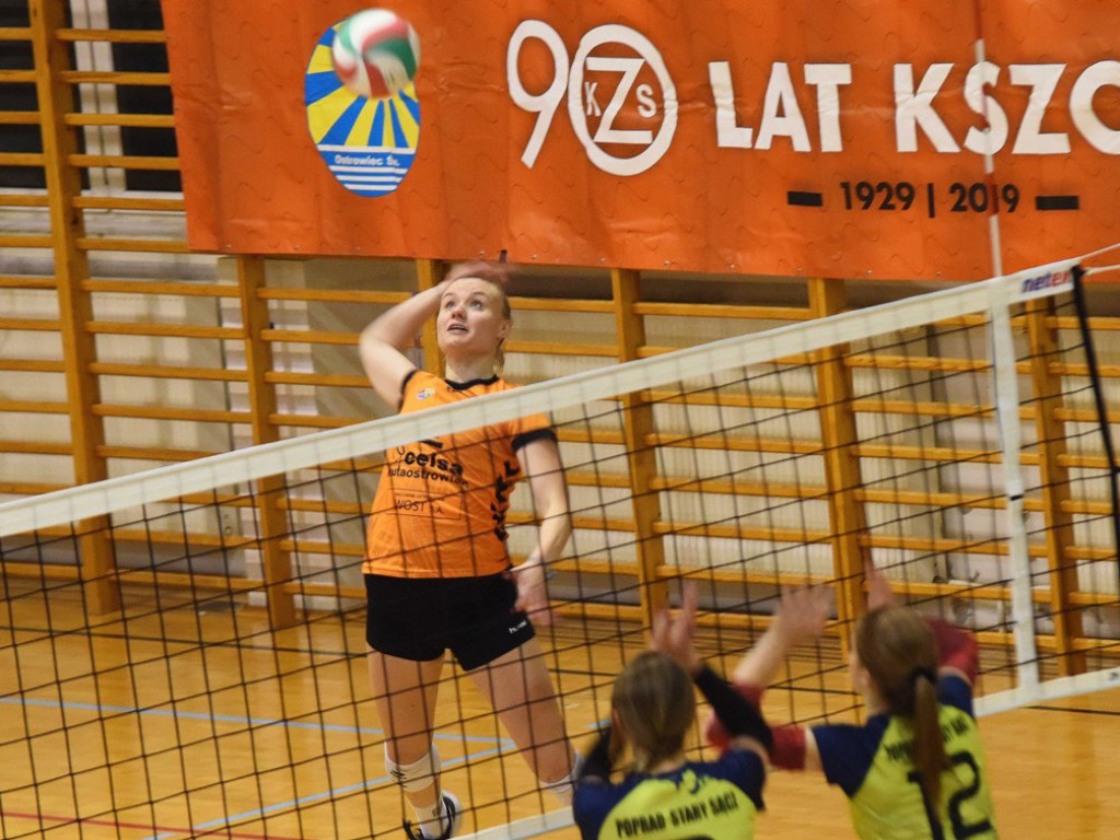 II liga siatkówki kobiet. Grupa IV. *KSZO SMS Ostrowiec Świętokrzyski - Poprad Stary Sącz 3:1
