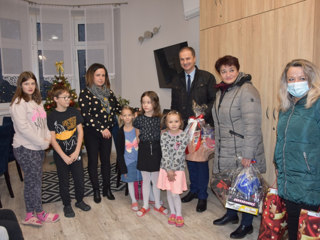 Św. Mikołaj u dzieci w Małachowie (zdjęcia)