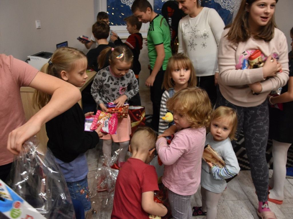 Św. Mikołaj u dzieci w Małachowie (zdjęcia)