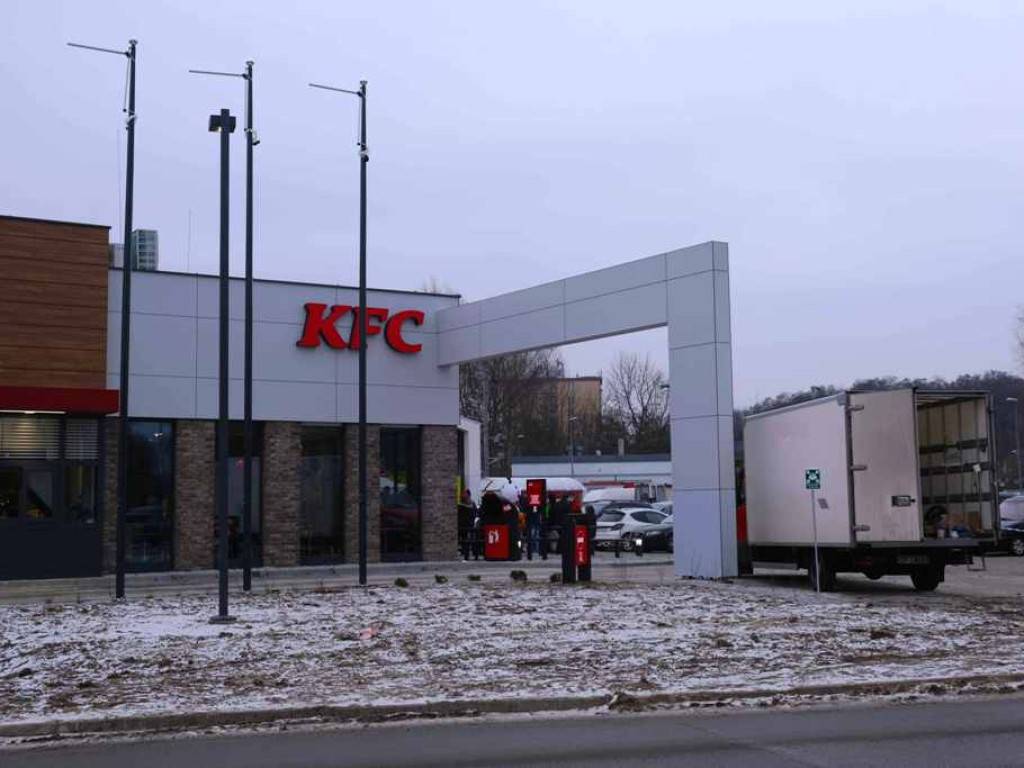 Otwarcie KFC w Ostrowcu Świętokrzyskim (zdjęcia, wideo)