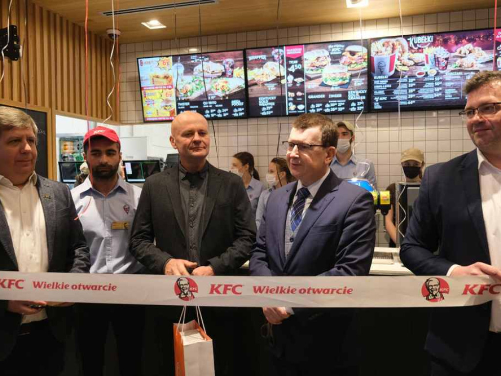 Otwarcie KFC w Ostrowcu Świętokrzyskim (zdjęcia, wideo)