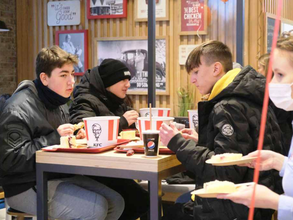 Otwarcie KFC w Ostrowcu Świętokrzyskim (zdjęcia, wideo)