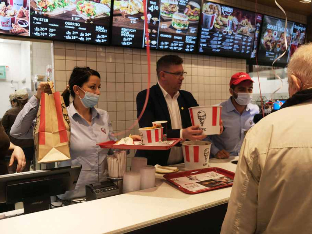 Otwarcie KFC w Ostrowcu Świętokrzyskim (zdjęcia, wideo)