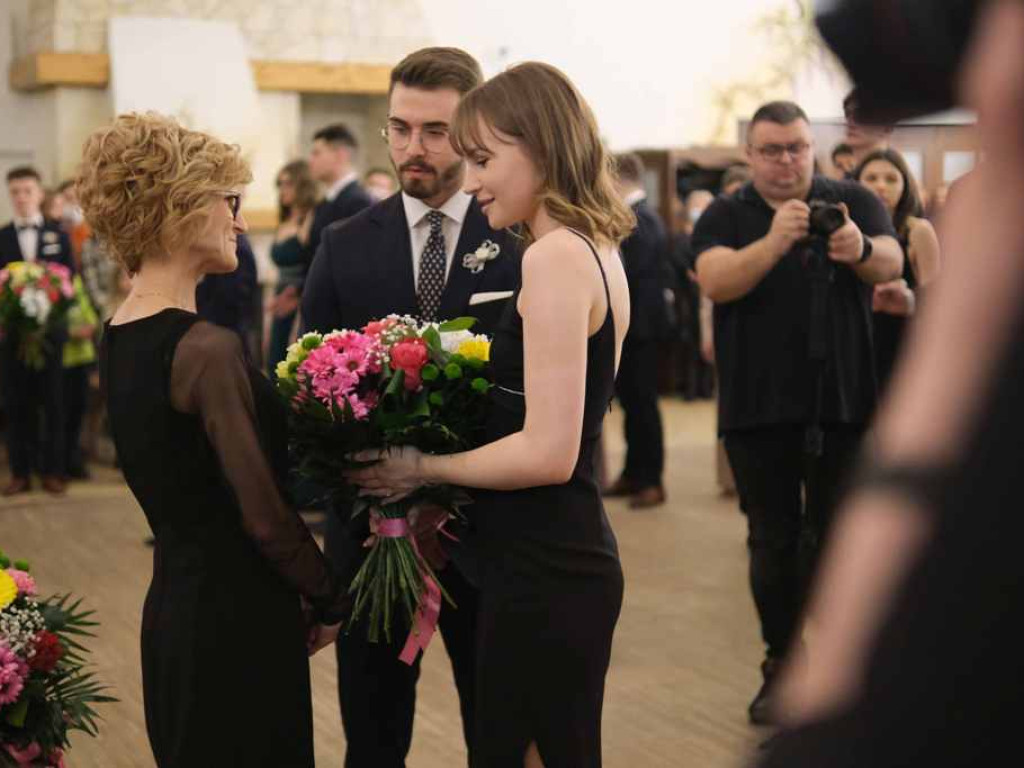 Studniówka w Liceum Ogólnokształcącym Nr II im. Joachima Chreptowicza w Ostrowcu Świętokrzyskim (zdjęcia, wideo)