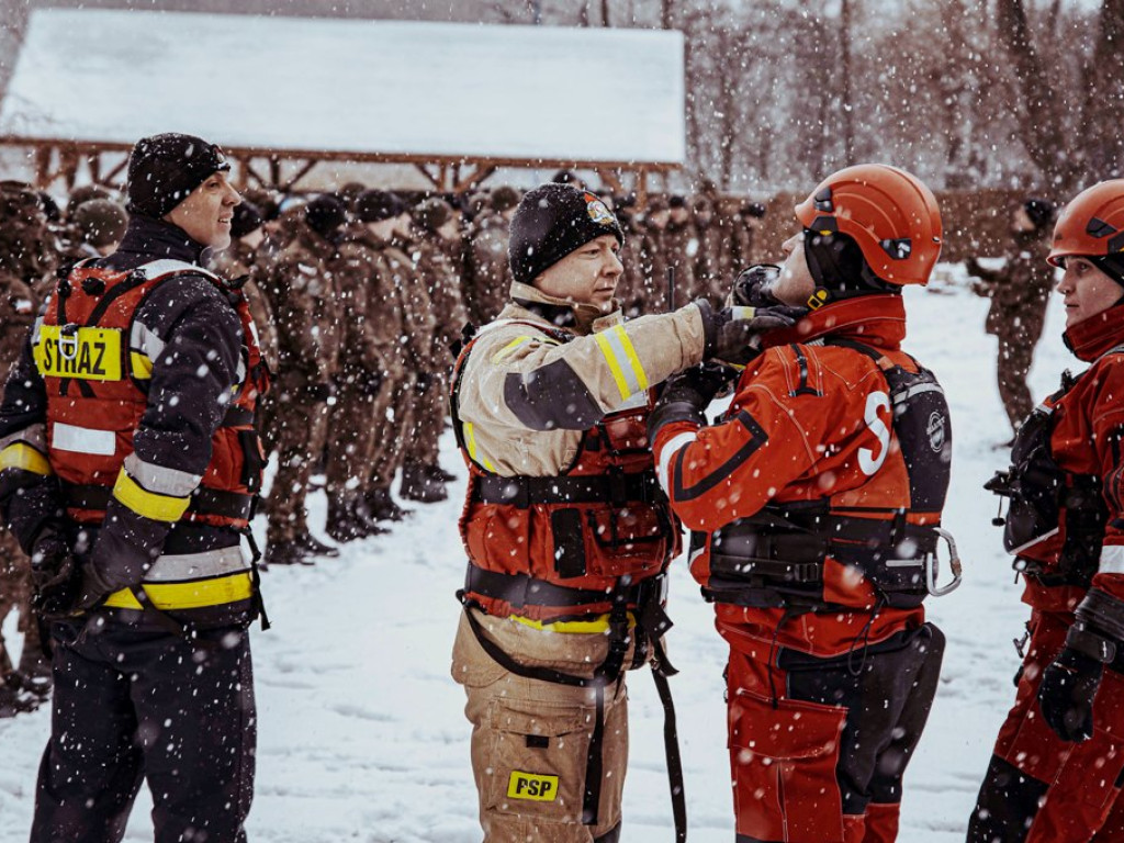 Wykorzystają to doświadczenie na granicy z Białorusią? Terytorialsów szkolenie na lodzie (zdjęcia)