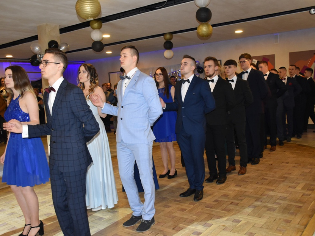 Studniówka w Zespole Szkół Nr 2 w Ostrowcu Świętokrzyskim