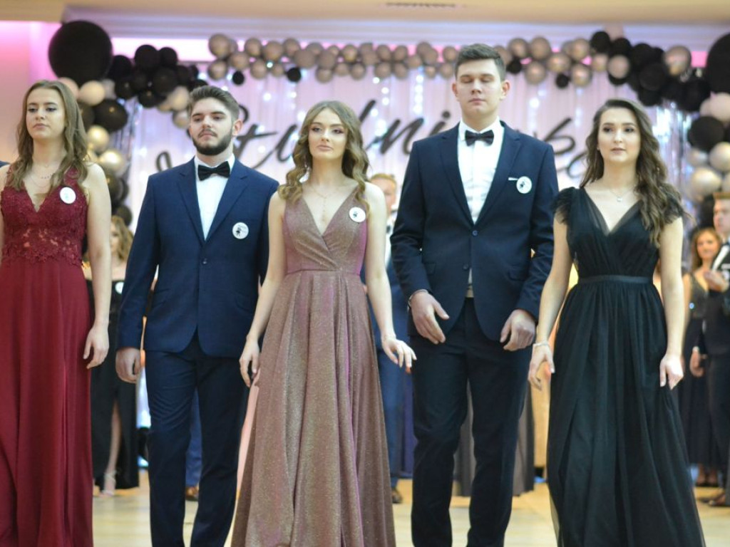 Studniówka w Liceum Ogólnokształcącym im. Bartosza Głowackiego w Opatowie