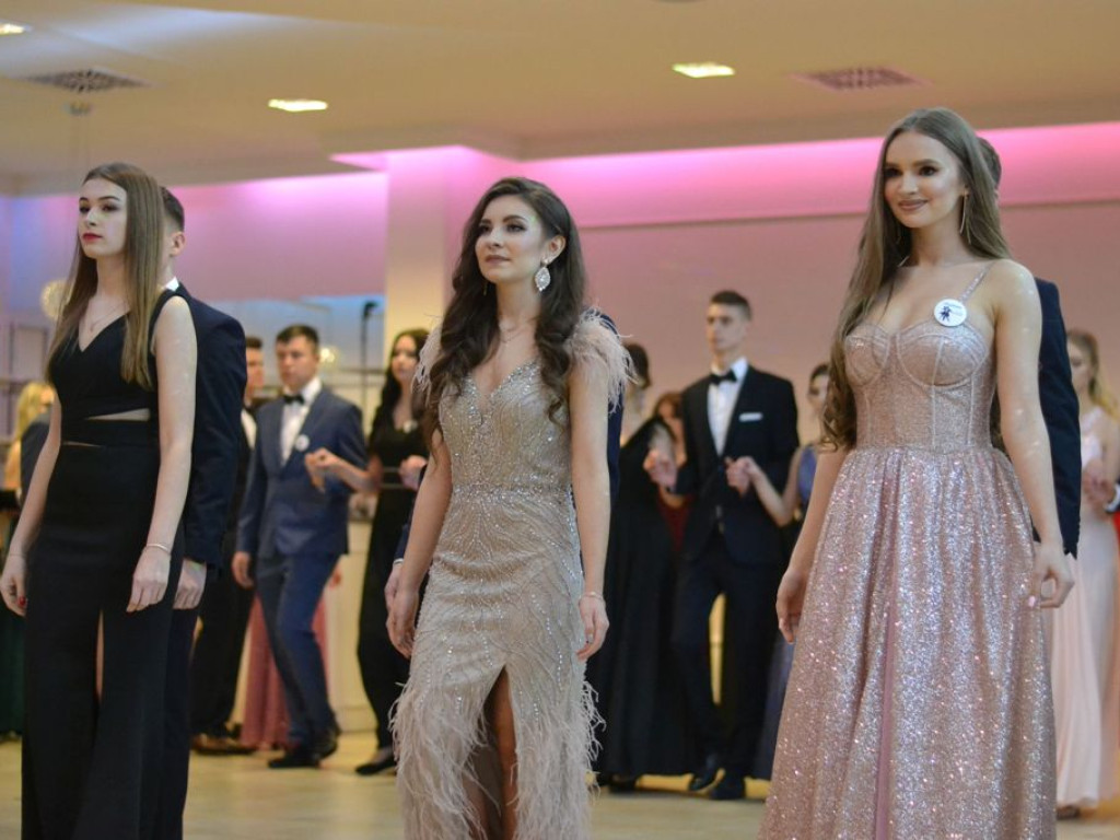 Studniówka w Liceum Ogólnokształcącym im. Bartosza Głowackiego w Opatowie