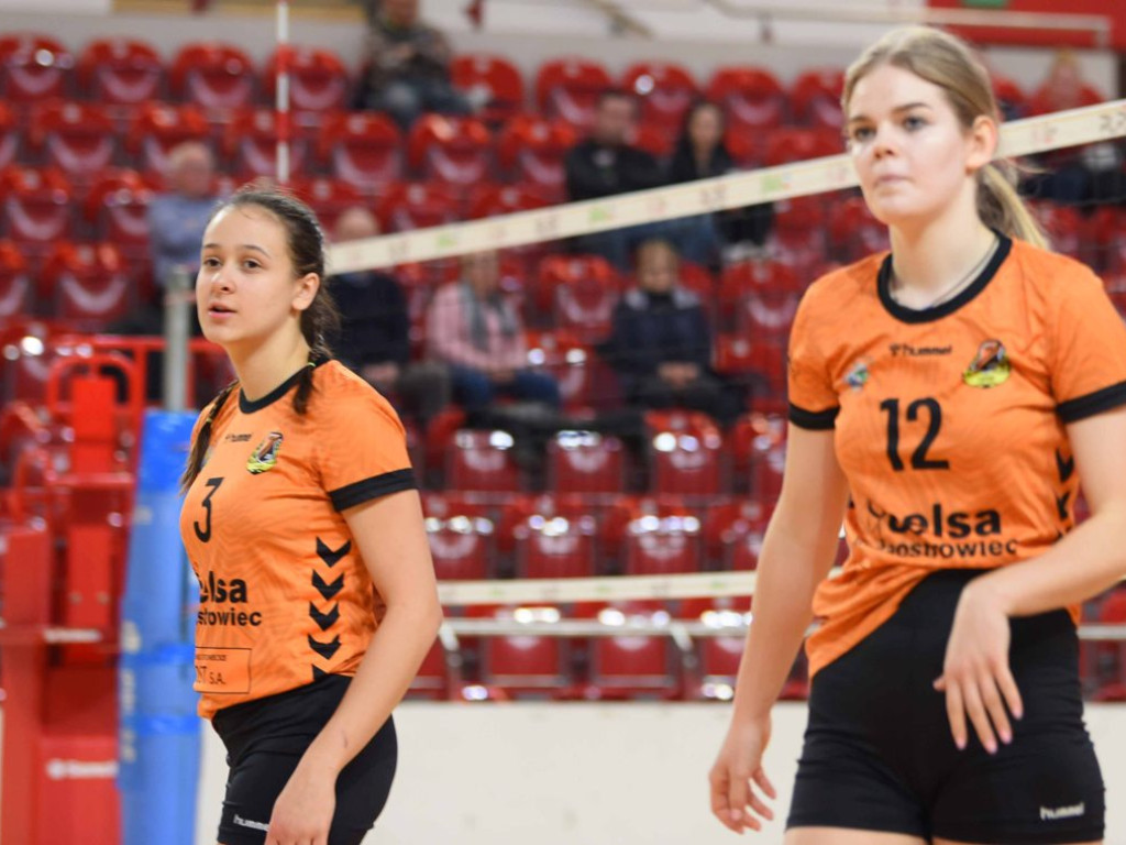 II liga siatkówki kobiet. Grupa IV. *KSZO SMS Ostrowiec Świętokrzyski - Tomasovia Tomaszów Lubelski 1:3