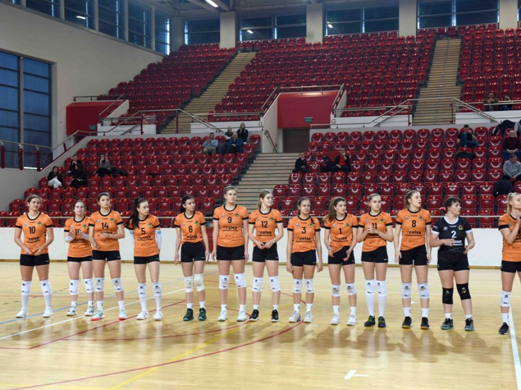II liga siatkówki kobiet. Grupa IV. *KSZO SMS Ostrowiec Świętokrzyski - Tomasovia Tomaszów Lubelski 1:3