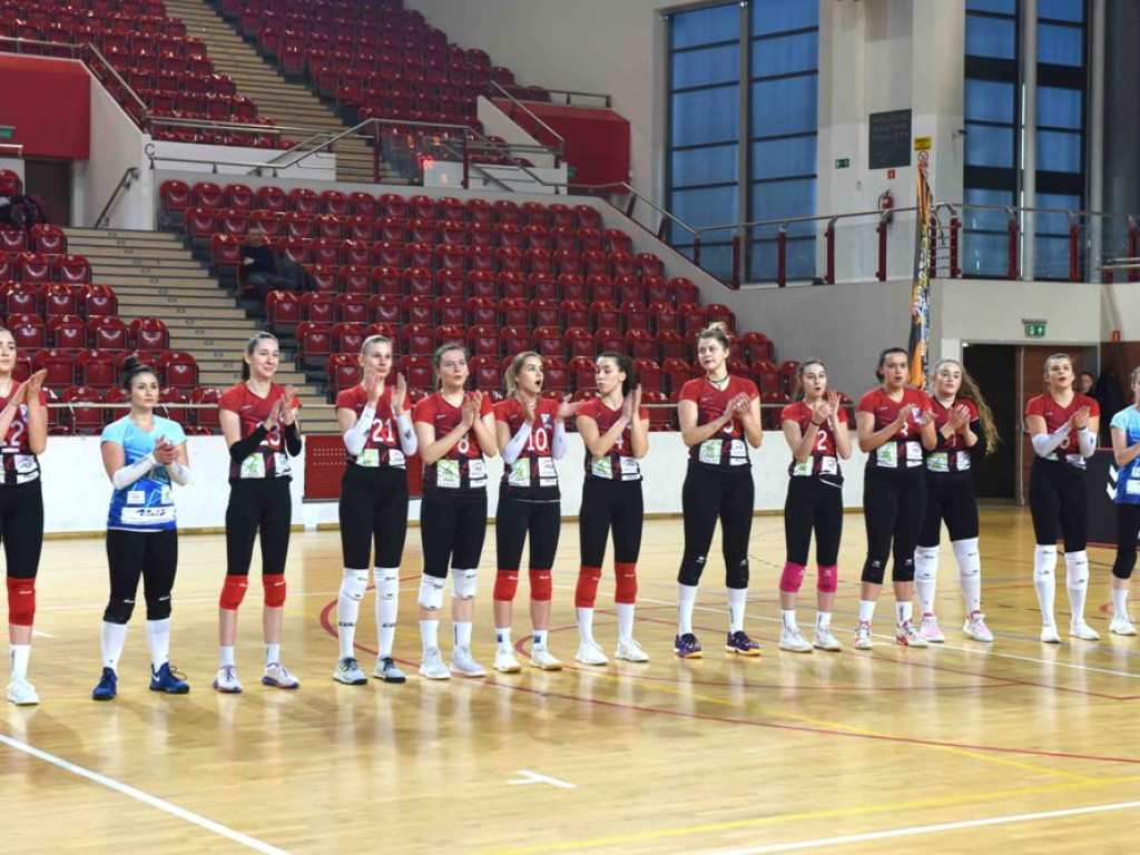 II liga siatkówki kobiet. Grupa IV. *KSZO SMS Ostrowiec Świętokrzyski - Tomasovia Tomaszów Lubelski 1:3