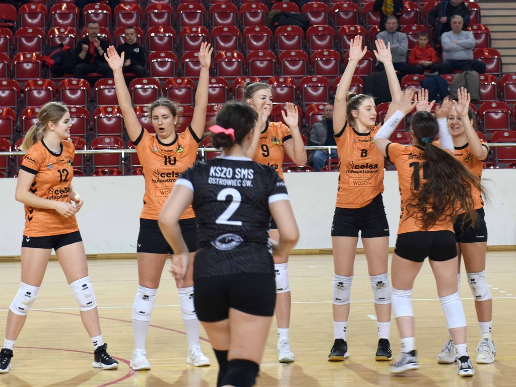 II liga siatkówki kobiet. Grupa IV. *KSZO SMS Ostrowiec Świętokrzyski - Tomasovia Tomaszów Lubelski 1:3