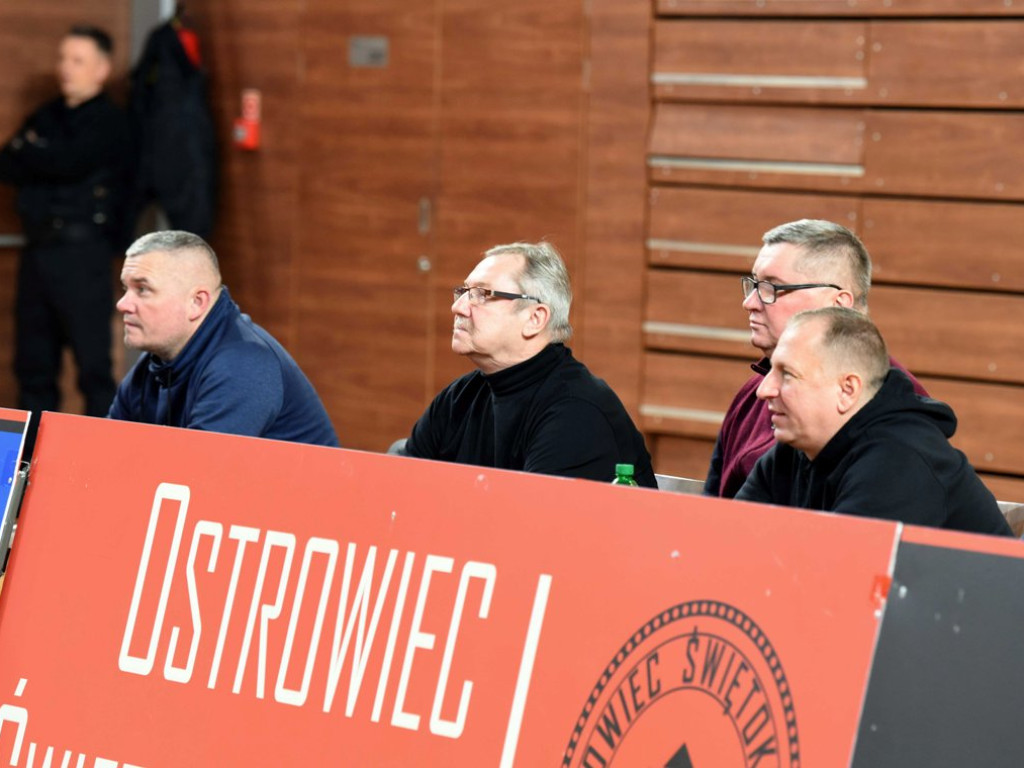 II liga siatkówki kobiet. Grupa IV. *KSZO SMS Ostrowiec Świętokrzyski - Tomasovia Tomaszów Lubelski 1:3