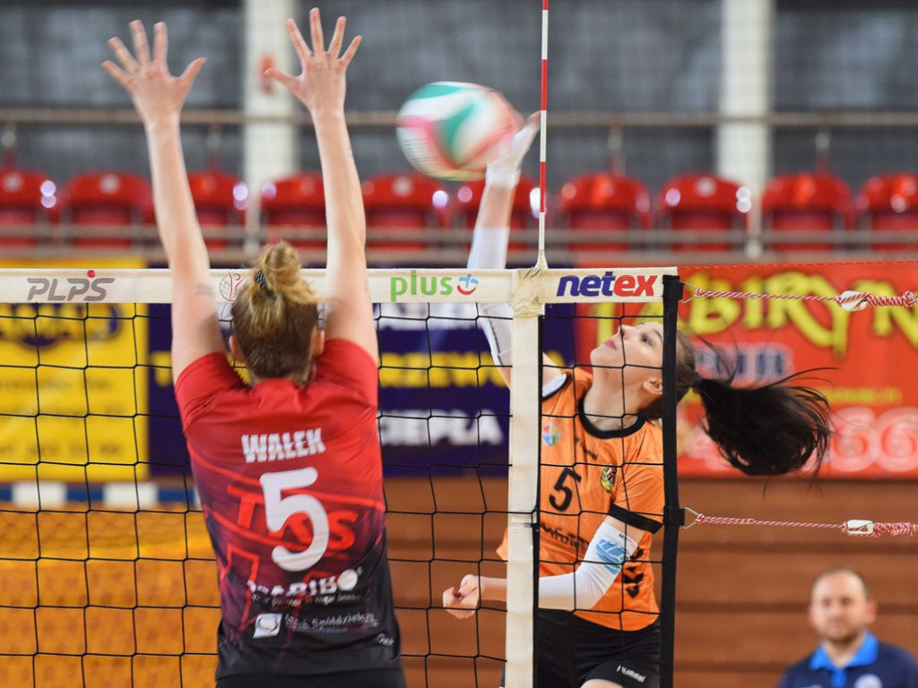 II liga siatkówki kobiet. Grupa IV. *KSZO SMS Ostrowiec Świętokrzyski - Tomasovia Tomaszów Lubelski 1:3