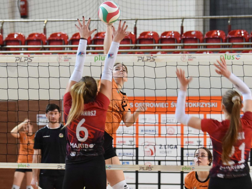 II liga siatkówki kobiet. Grupa IV. *KSZO SMS Ostrowiec Świętokrzyski - Tomasovia Tomaszów Lubelski 1:3