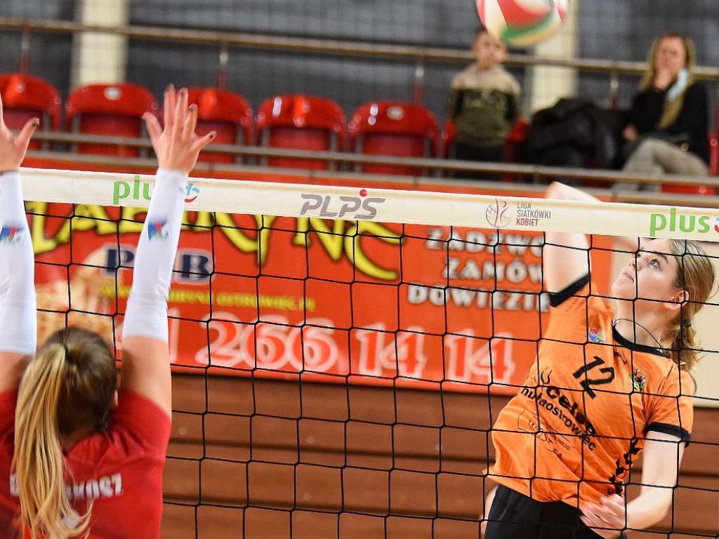 II liga siatkówki kobiet. Grupa IV. *KSZO SMS Ostrowiec Świętokrzyski - Tomasovia Tomaszów Lubelski 1:3