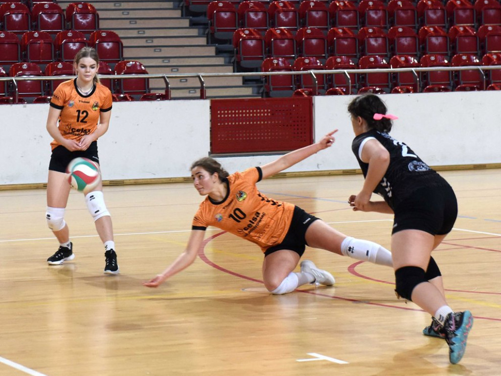 II liga siatkówki kobiet. Grupa IV. *KSZO SMS Ostrowiec Świętokrzyski - Tomasovia Tomaszów Lubelski 1:3
