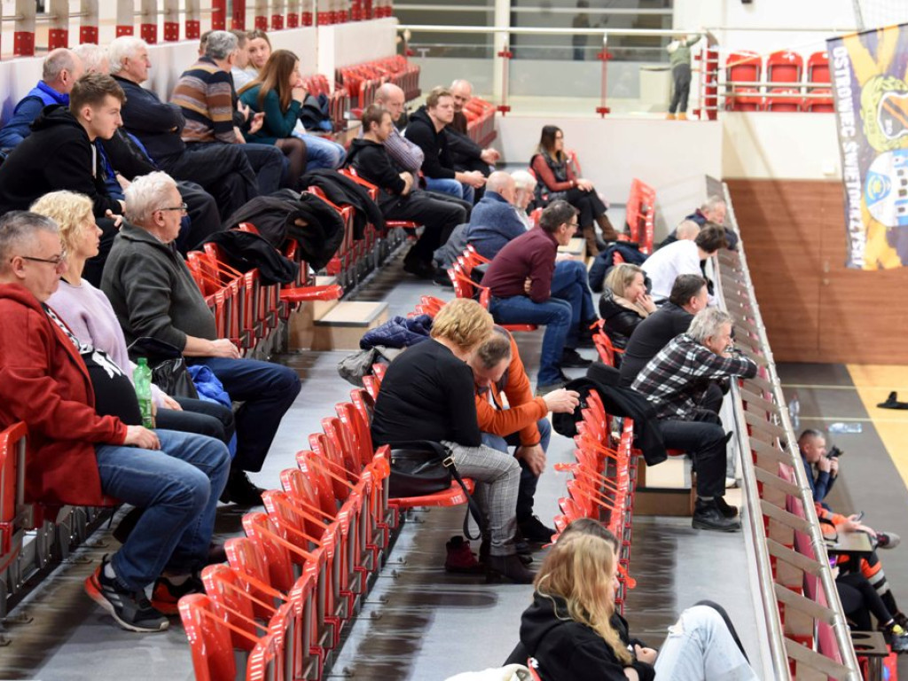 II liga siatkówki kobiet. Grupa IV. *KSZO SMS Ostrowiec Świętokrzyski - Tomasovia Tomaszów Lubelski 1:3