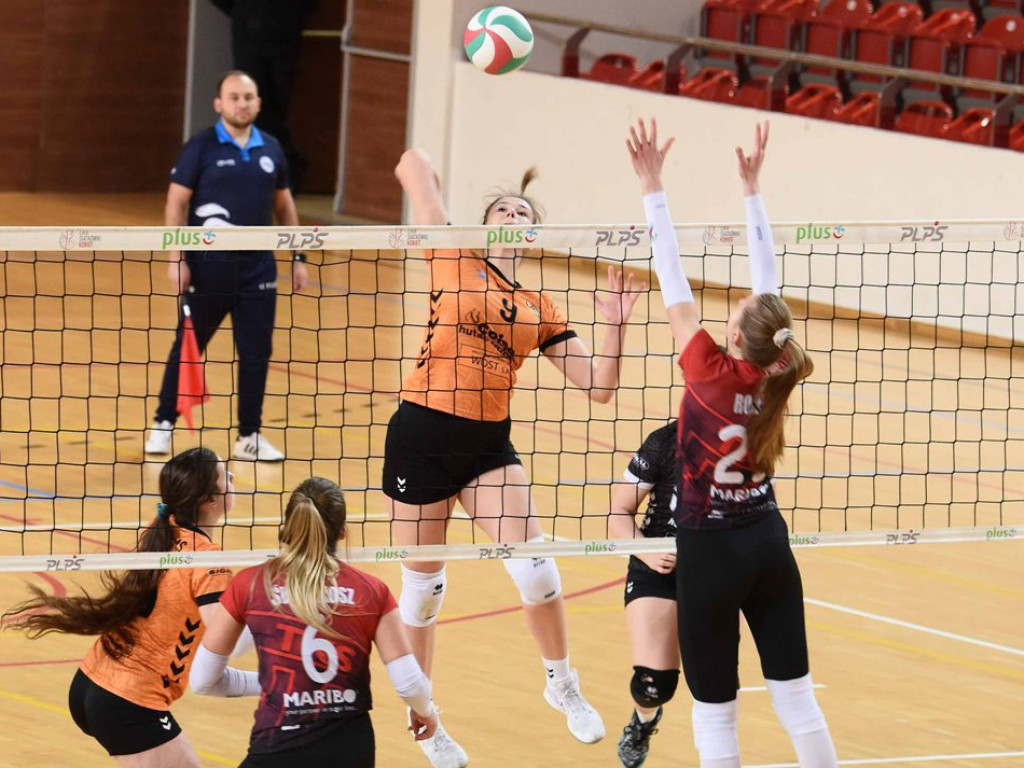 II liga siatkówki kobiet. Grupa IV. *KSZO SMS Ostrowiec Świętokrzyski - Tomasovia Tomaszów Lubelski 1:3