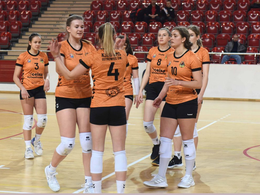 II liga siatkówki kobiet. Grupa IV. *KSZO SMS Ostrowiec Świętokrzyski - Tomasovia Tomaszów Lubelski 1:3