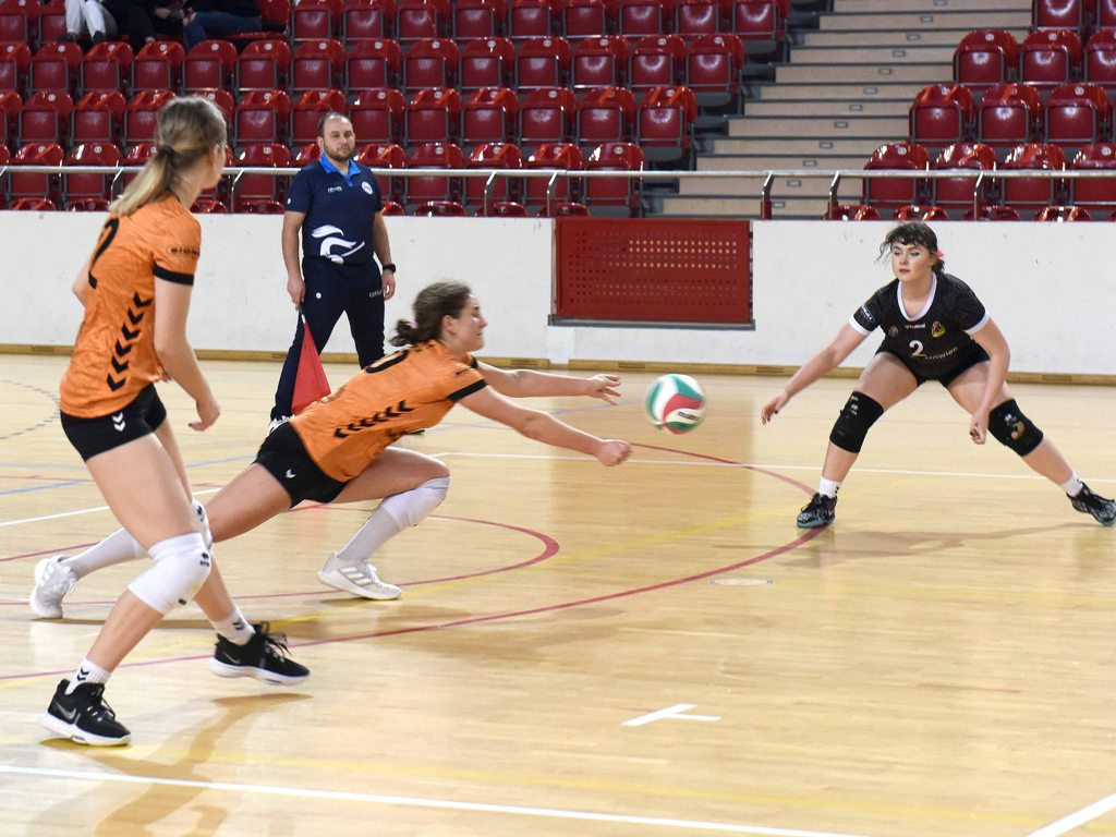 II liga siatkówki kobiet. Grupa IV. *KSZO SMS Ostrowiec Świętokrzyski - Tomasovia Tomaszów Lubelski 1:3
