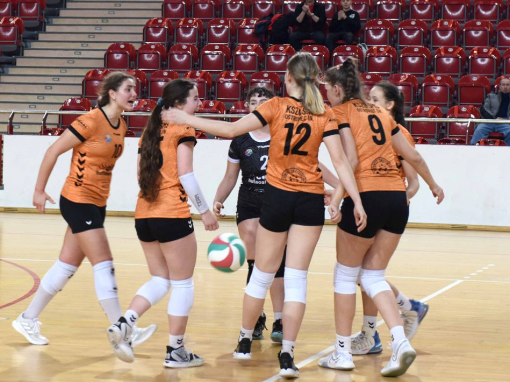 II liga siatkówki kobiet. Grupa IV. *KSZO SMS Ostrowiec Świętokrzyski - Tomasovia Tomaszów Lubelski 1:3