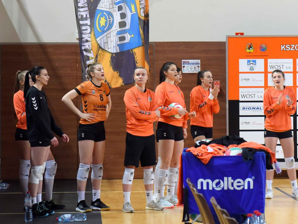 II liga siatkówki kobiet. Grupa IV. *KSZO SMS Ostrowiec Świętokrzyski - Tomasovia Tomaszów Lubelski 1:3
