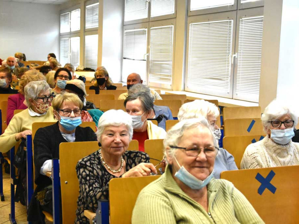 Z seniorami Uniwersytetu Trzeciego Wieku