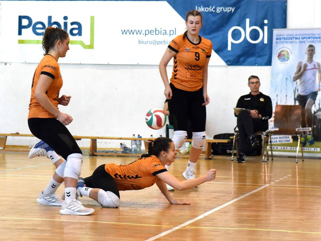 Ćwierćfinał mistrzostw Polski juniorek w piłce siatkowej. *KSZO SMS Ostrowiec Świętokrzyski ? As Trefl Gdańsk 3:0
