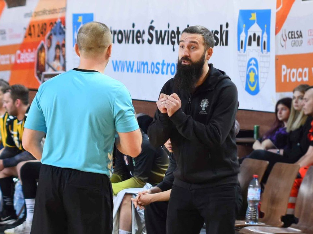 I liga piłki ręcznej mężczyzn. Grupa D *KSZO Ostrowiec Świętokrzyski ? Grunwald Ruda Śląska 39:31