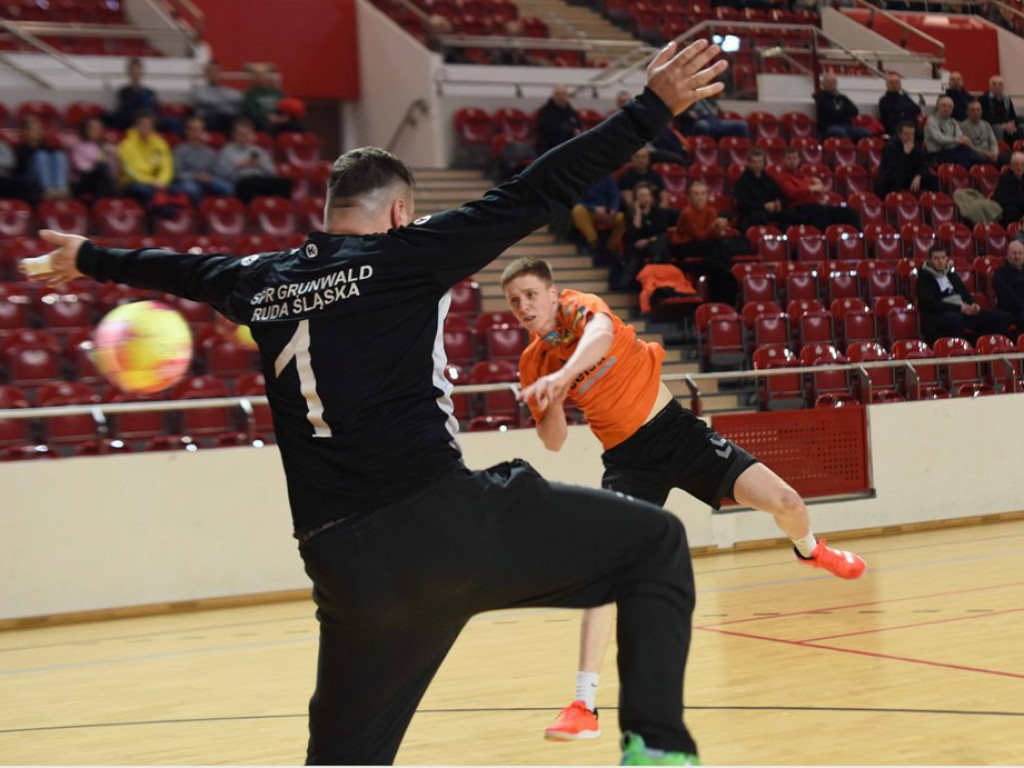 I liga piłki ręcznej mężczyzn. Grupa D *KSZO Ostrowiec Świętokrzyski ? Grunwald Ruda Śląska 39:31