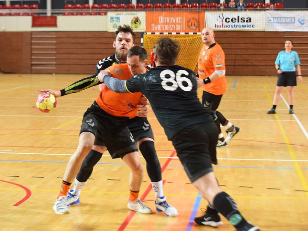 I liga piłki ręcznej mężczyzn. Grupa D *KSZO Ostrowiec Świętokrzyski ? Grunwald Ruda Śląska 39:31