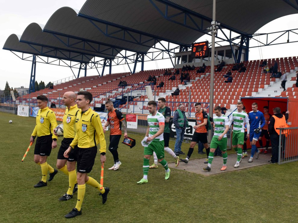 III liga piłkarska. Grupa IV. *KSZO 1929 Ostrowiec Świętokrzyski ? Orlęta Radzyń Podlaski 2:1