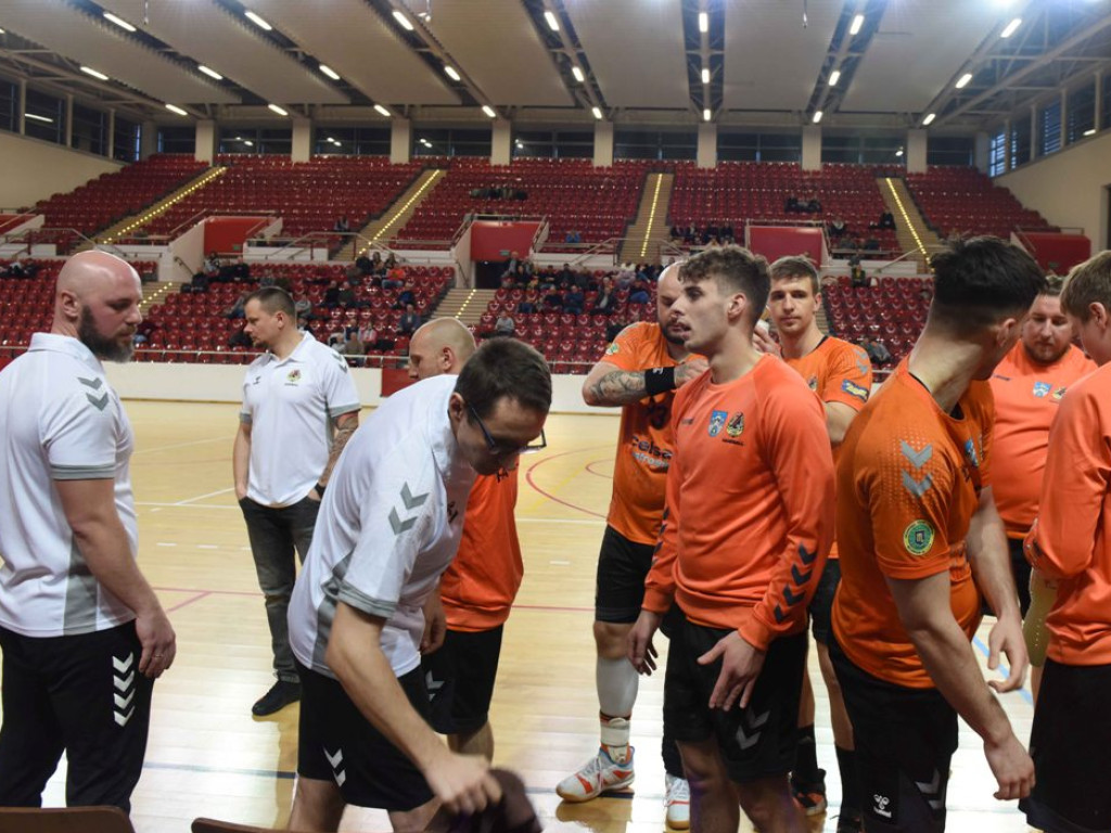 I liga piłki ręcznej mężczyzn. *KSZO - KSSPR Końskie 27:27 (5:6 w rzutach karnych)