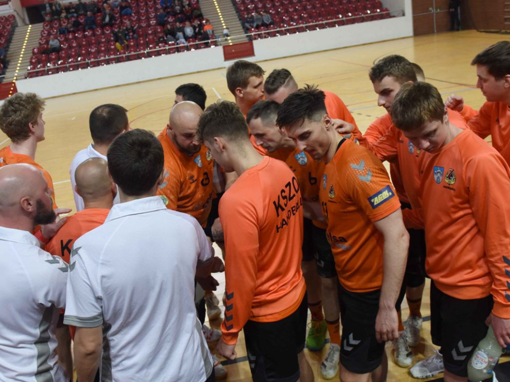 I liga piłki ręcznej mężczyzn. *KSZO - KSSPR Końskie 27:27 (5:6 w rzutach karnych)