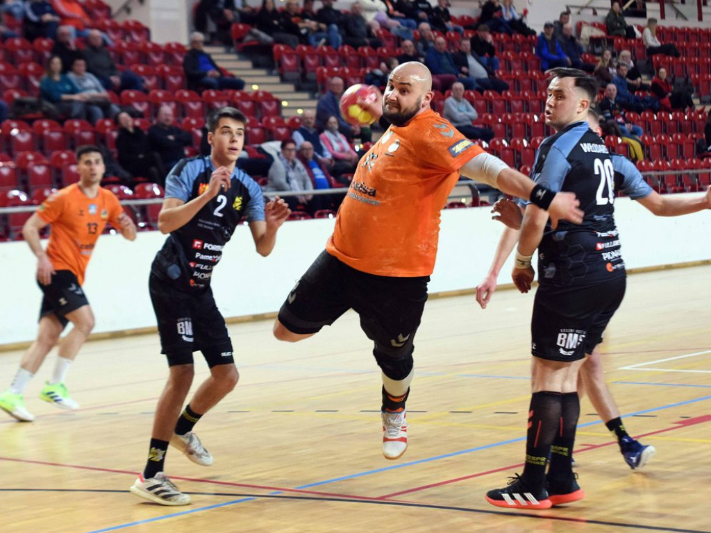 I liga piłki ręcznej mężczyzn. *KSZO - KSSPR Końskie 27:27 (5:6 w rzutach karnych)