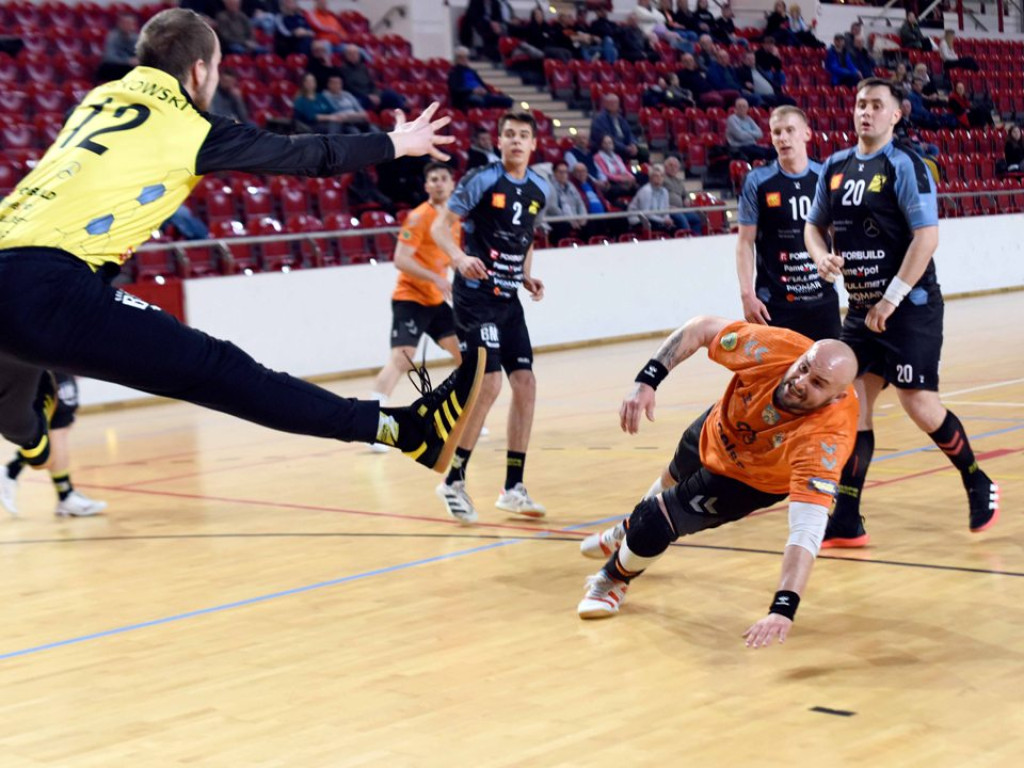 I liga piłki ręcznej mężczyzn. *KSZO - KSSPR Końskie 27:27 (5:6 w rzutach karnych)