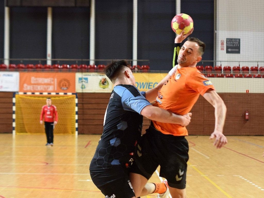 I liga piłki ręcznej mężczyzn. *KSZO - KSSPR Końskie 27:27 (5:6 w rzutach karnych)