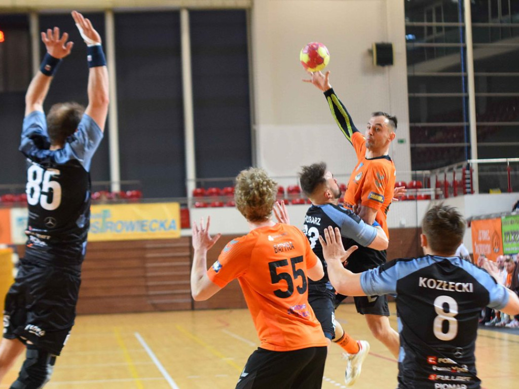I liga piłki ręcznej mężczyzn. *KSZO - KSSPR Końskie 27:27 (5:6 w rzutach karnych)