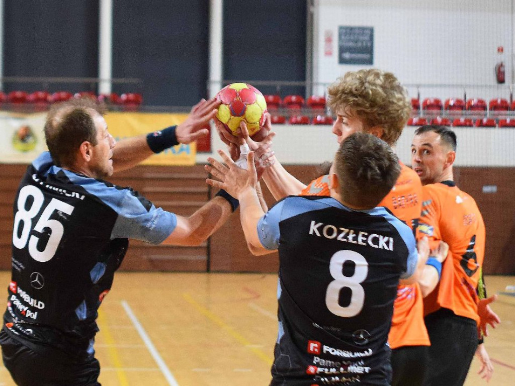 I liga piłki ręcznej mężczyzn. *KSZO - KSSPR Końskie 27:27 (5:6 w rzutach karnych)