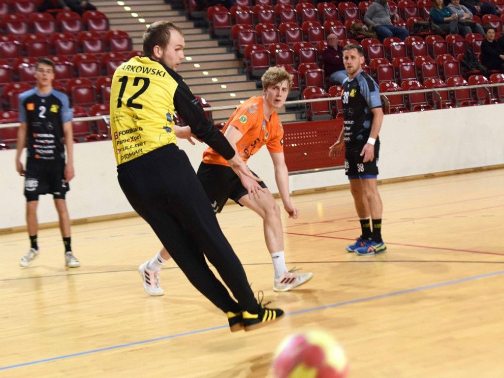 I liga piłki ręcznej mężczyzn. *KSZO - KSSPR Końskie 27:27 (5:6 w rzutach karnych)