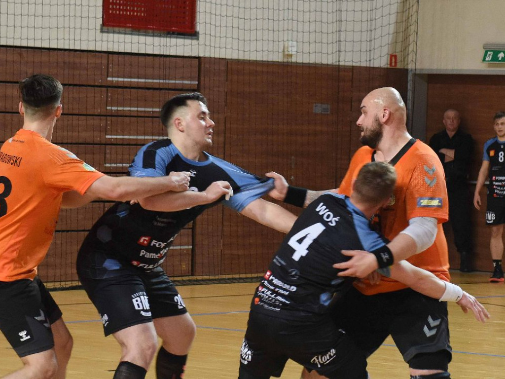 I liga piłki ręcznej mężczyzn. *KSZO - KSSPR Końskie 27:27 (5:6 w rzutach karnych)