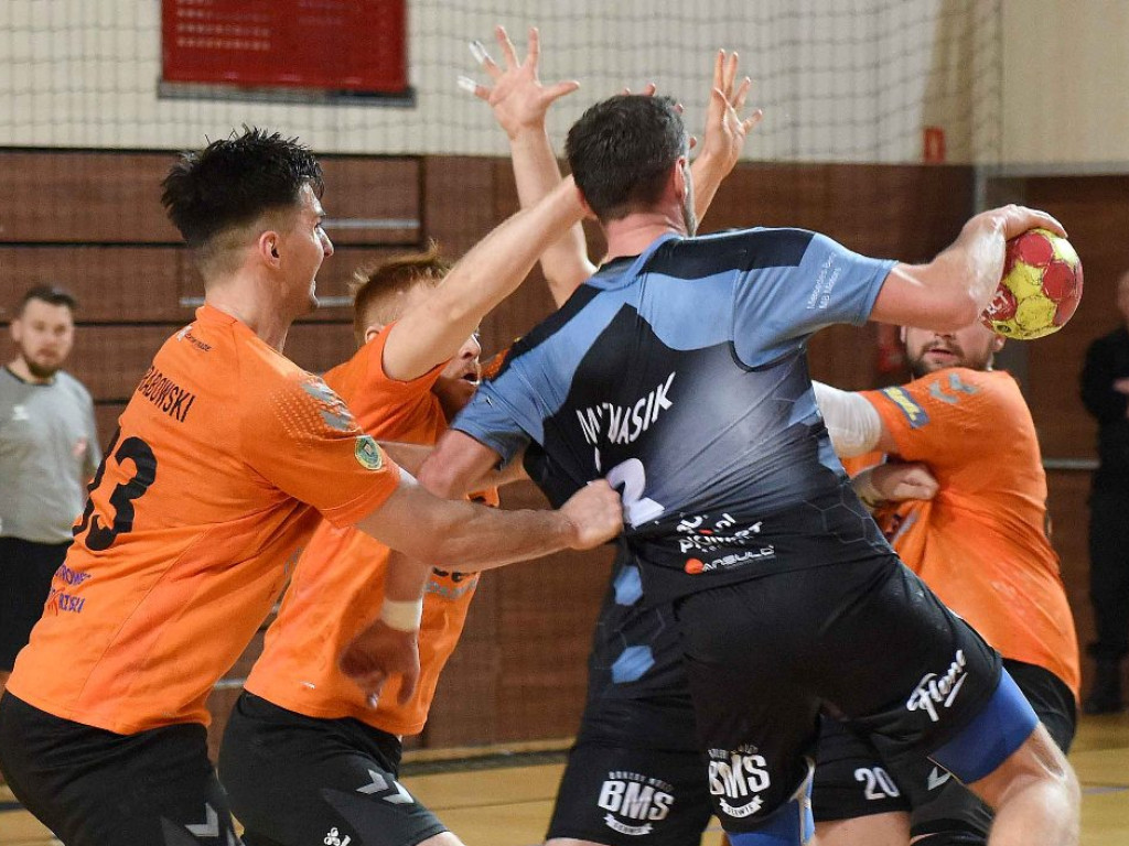 I liga piłki ręcznej mężczyzn. *KSZO - KSSPR Końskie 27:27 (5:6 w rzutach karnych)
