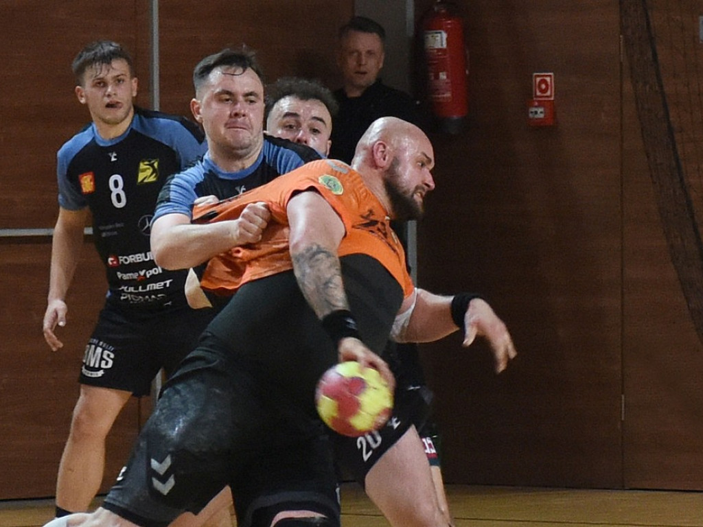I liga piłki ręcznej mężczyzn. *KSZO - KSSPR Końskie 27:27 (5:6 w rzutach karnych)