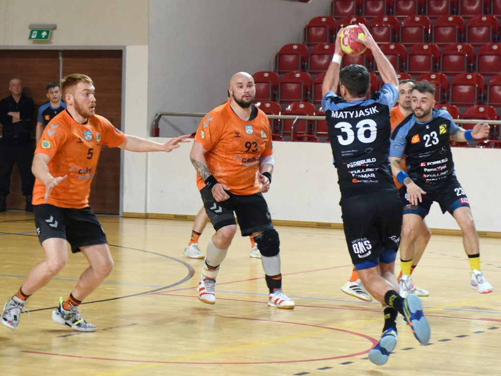 I liga piłki ręcznej mężczyzn. *KSZO - KSSPR Końskie 27:27 (5:6 w rzutach karnych)