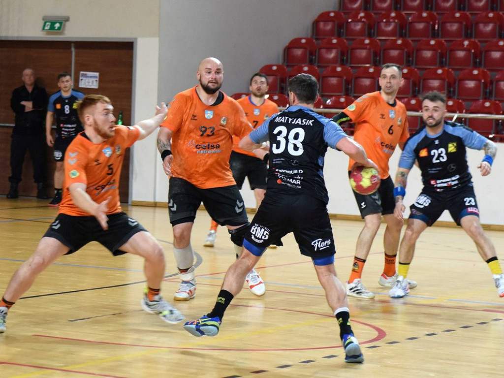 I liga piłki ręcznej mężczyzn. *KSZO - KSSPR Końskie 27:27 (5:6 w rzutach karnych)