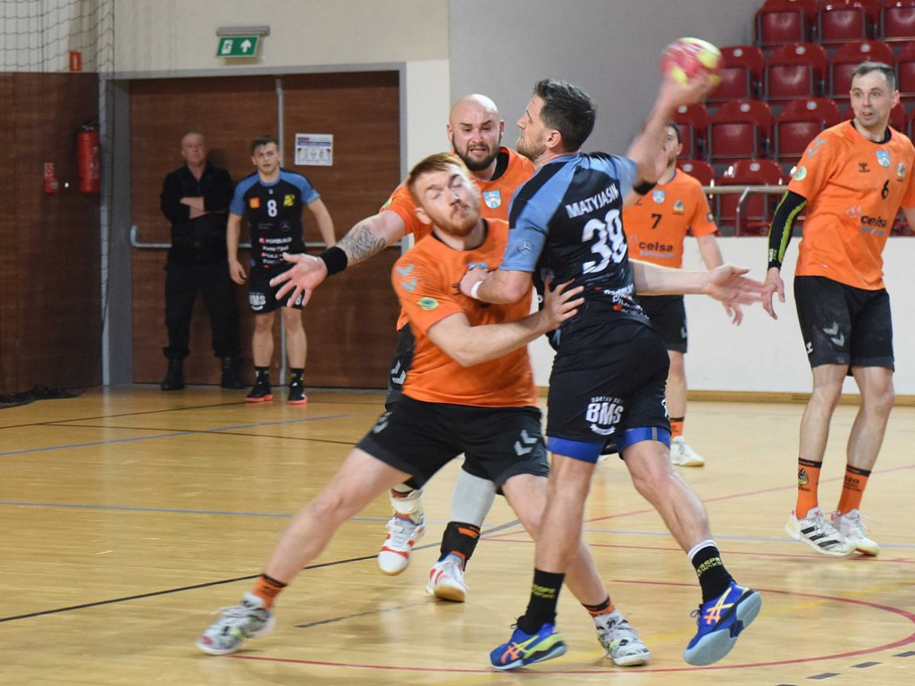I liga piłki ręcznej mężczyzn. *KSZO - KSSPR Końskie 27:27 (5:6 w rzutach karnych)