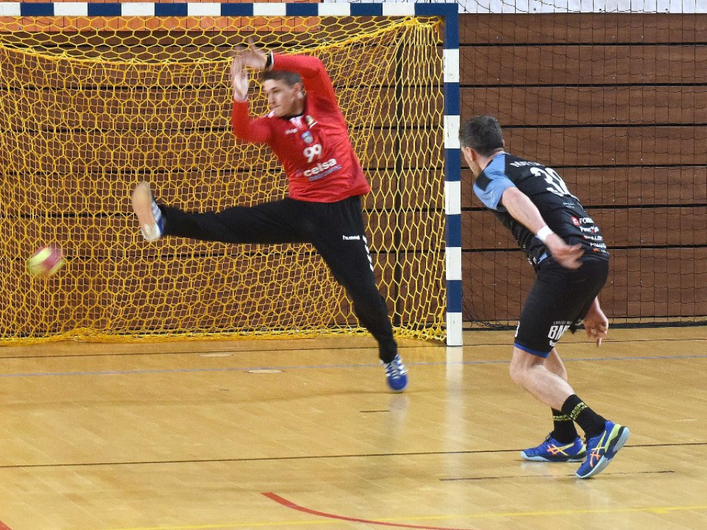 I liga piłki ręcznej mężczyzn. *KSZO - KSSPR Końskie 27:27 (5:6 w rzutach karnych)
