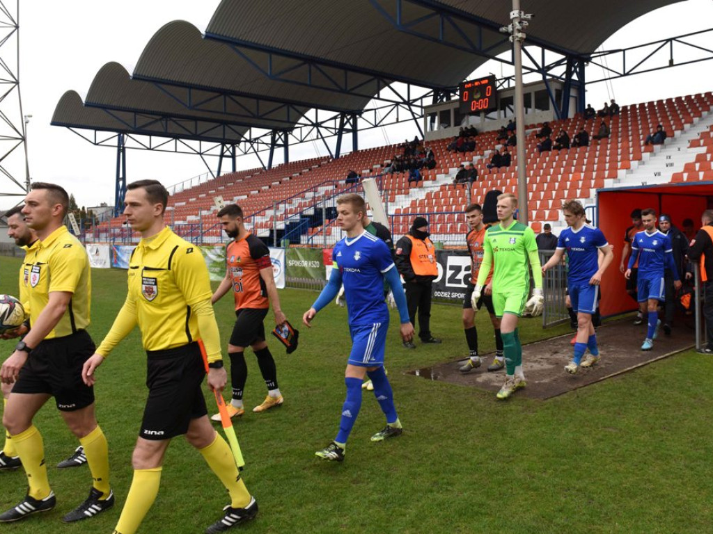III liga piłkarska. Grupa IV. *KSZO 1929 Ostrowiec Świętokrzyski - Sokół Sieniawa 1:3